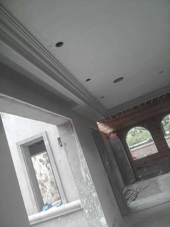 Buñas y molduras decorativas en yeso